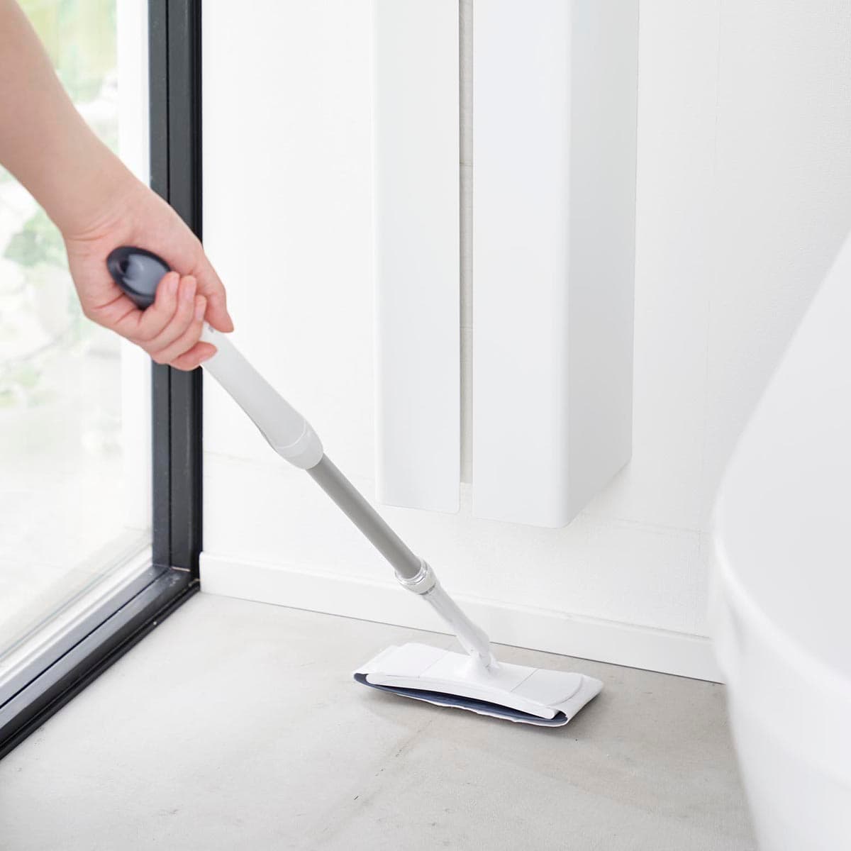 石こうボード壁対応隠せるトイレットペーパーホルダー タワー のイメージ