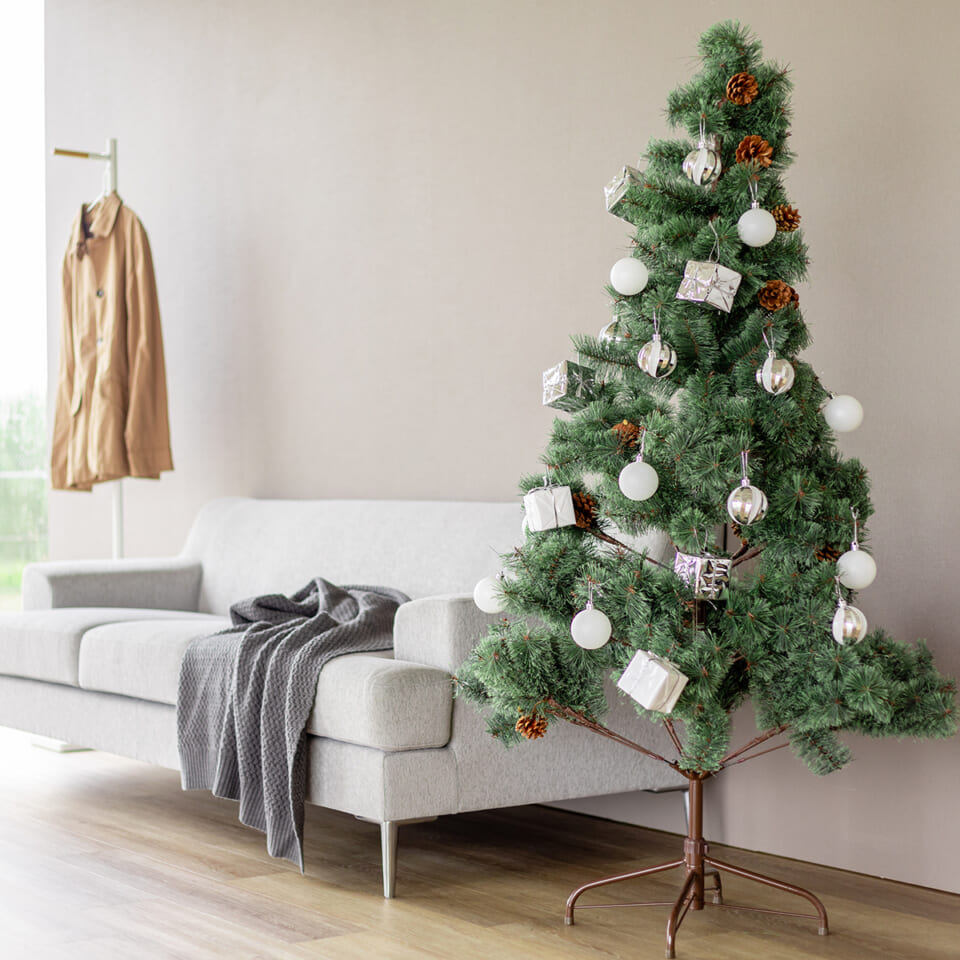 おしゃれでスッキリ！クリスマスツリーの賢い収納テクニック｜ 山崎