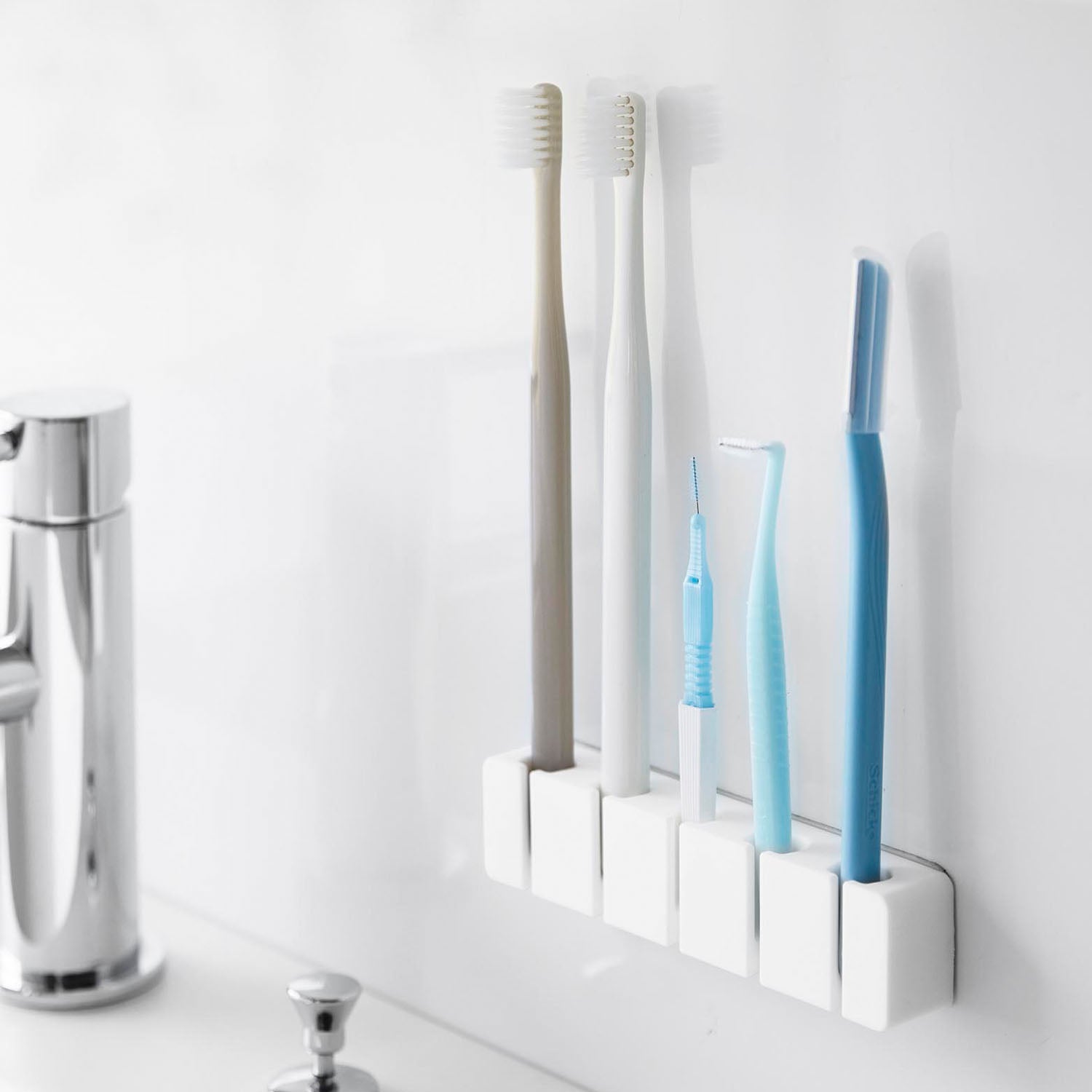 ALESSI アレッシィ　Uni 歯ブラシホルダー フィルムフックシリコーン歯ブラシホルダー タワー 5連 | 山崎実業【公式】