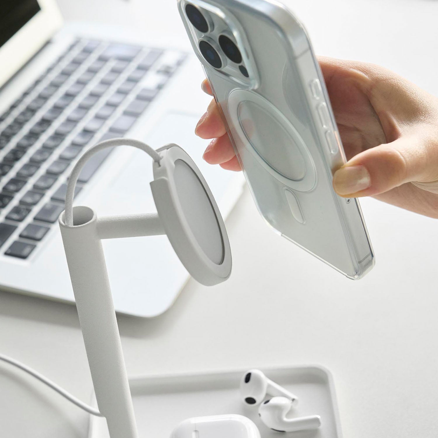トレー付きスマートフォン充電スタンド タワー | 山崎実業【公式】