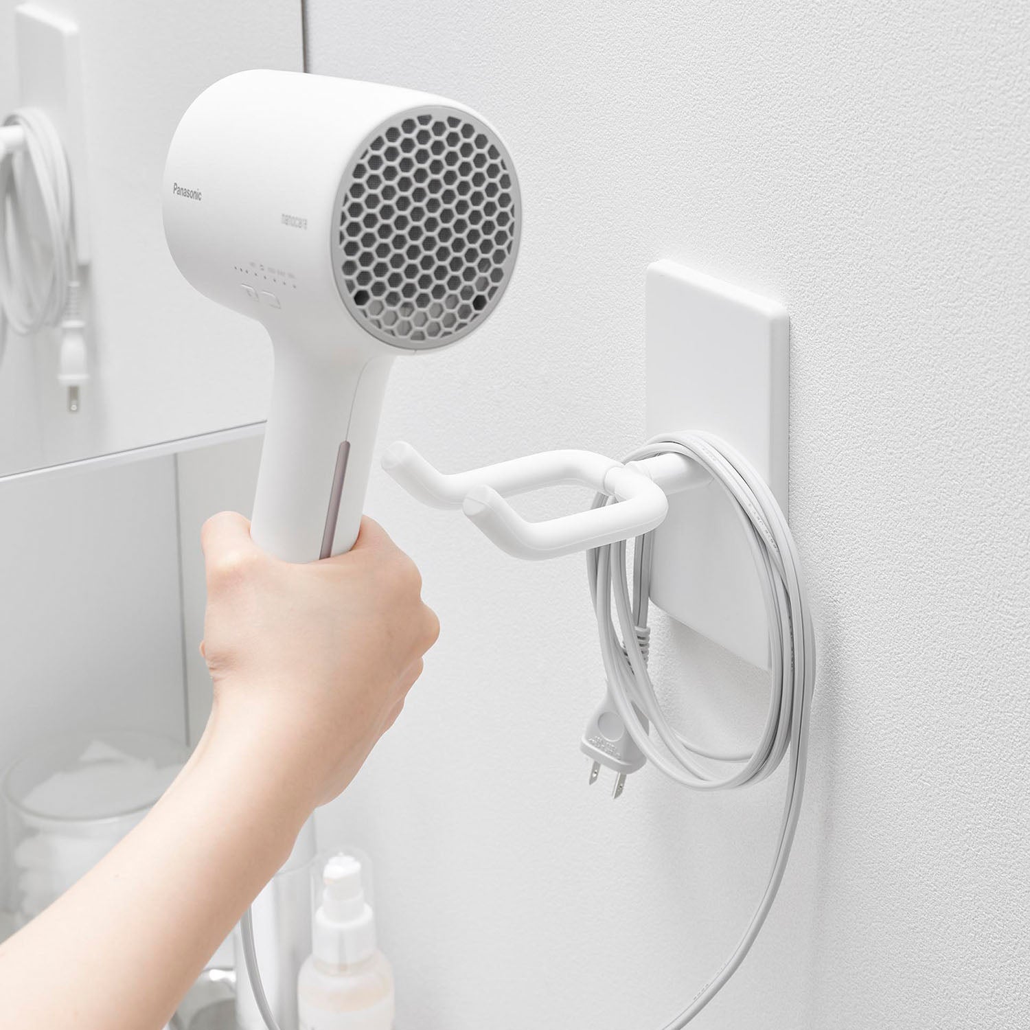 ウォール角度調節ドライヤーホルダー タワー 石こうボード壁対応