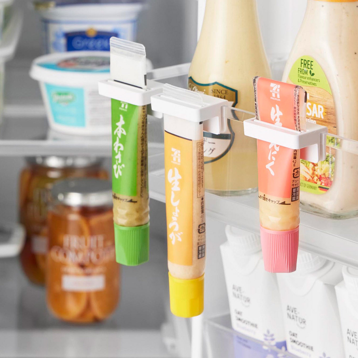 引っ掛け絞れる薬味チューブホルダー タワー 3個組 | 山崎実業【公式】