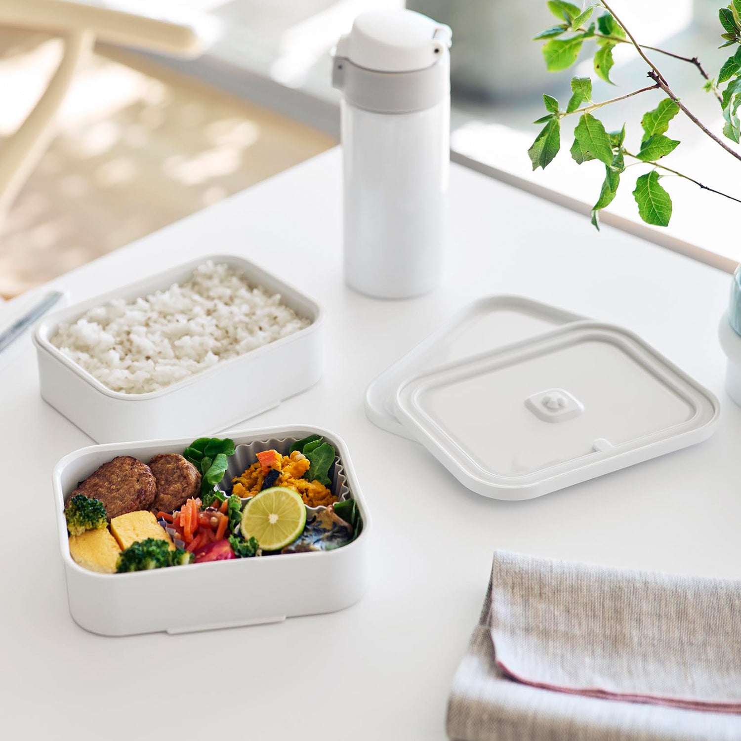 乾山茶碗　保存箱　MA529 冷凍ごはん容器&バルブ付き密閉ランチボックス タワー L | 山崎実業