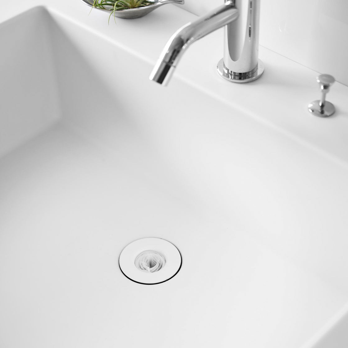 10692_main_image1.jpg