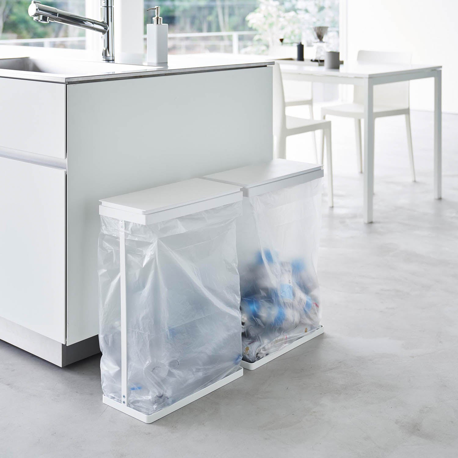 新品・未使用★【山崎実業】スリム蓋付き分別ゴミ袋ホルダー タワー 45L 2個組 スリム蓋付き分別ゴミ袋ホルダー タワー 45L 横開き 2個組 | 山崎実業