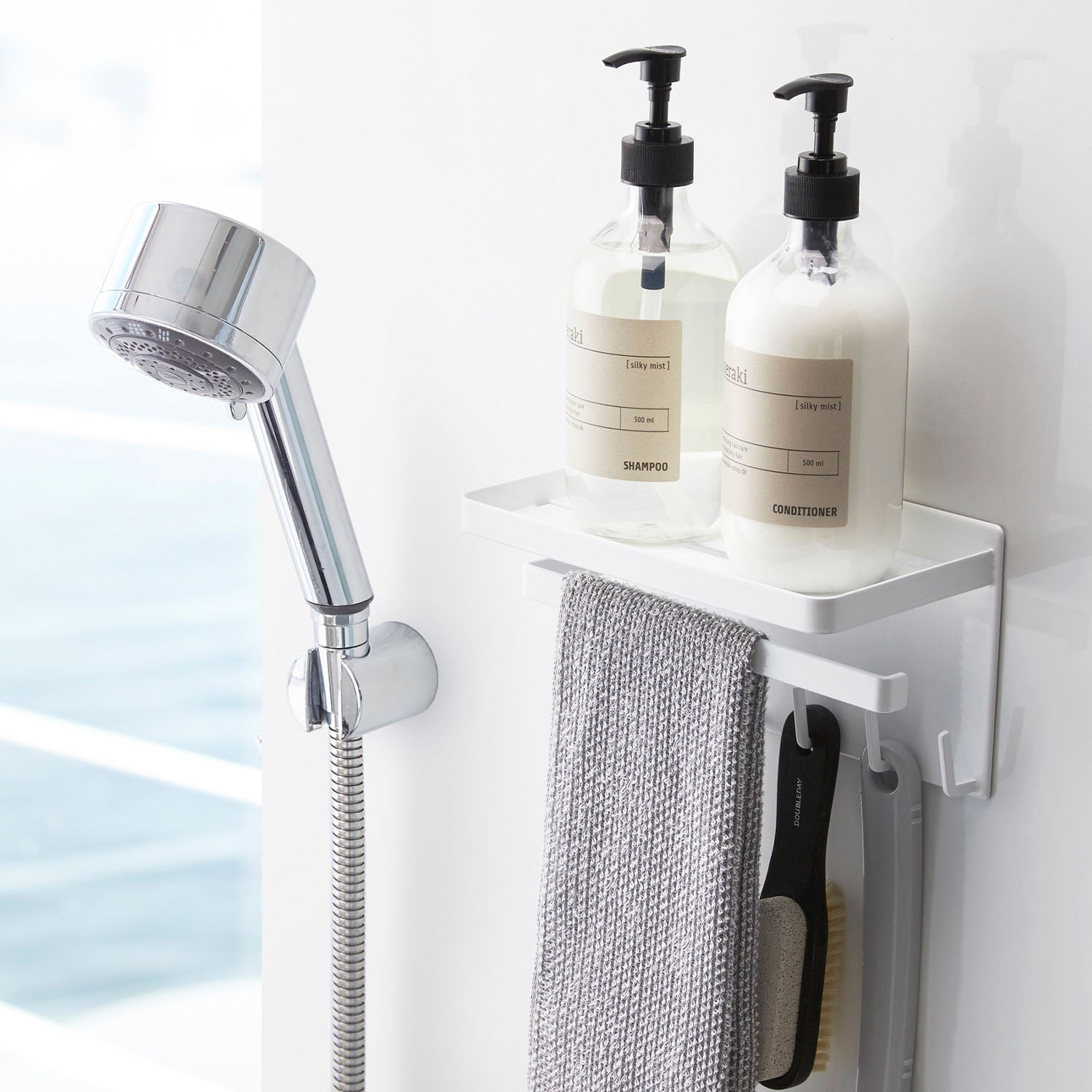 【未使用】米製 浴室内バス ラック『waterworks製 Bath Rack』 マグネットバスルーム多機能ラック タワー | 山崎実業【公式】