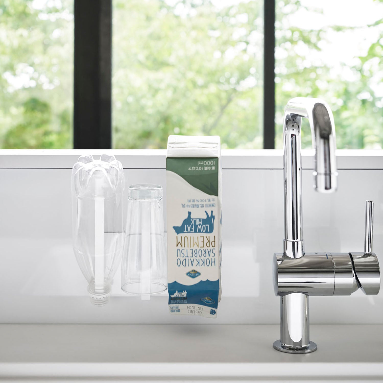 マグネットグラス&ボトルホルダー タワー | 山崎実業【公式】
