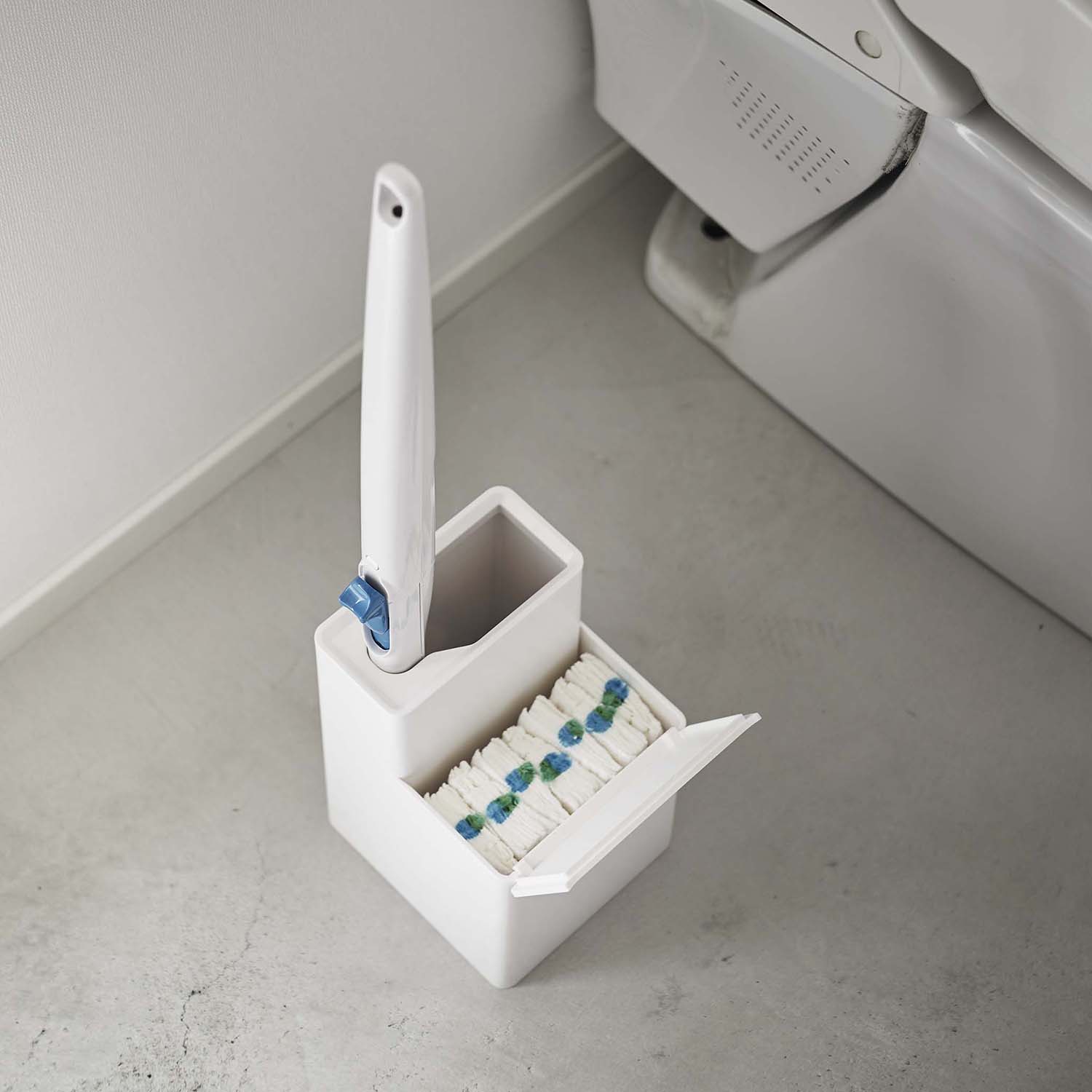 替えブラシ収納付き流せるトイレブラシスタンド タワー | 山崎実業【公式】